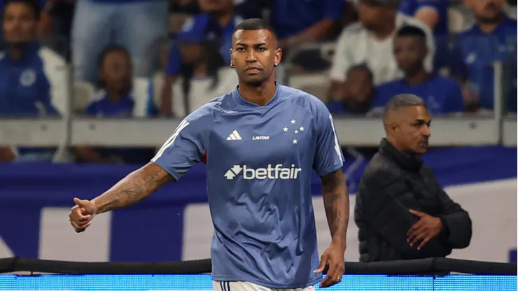 Walace não deixará o Cruzeiro.