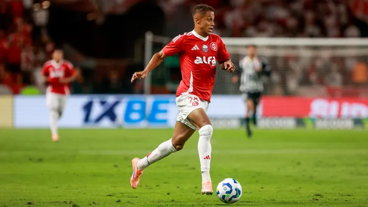 Vitinho desperta interesse do Santos