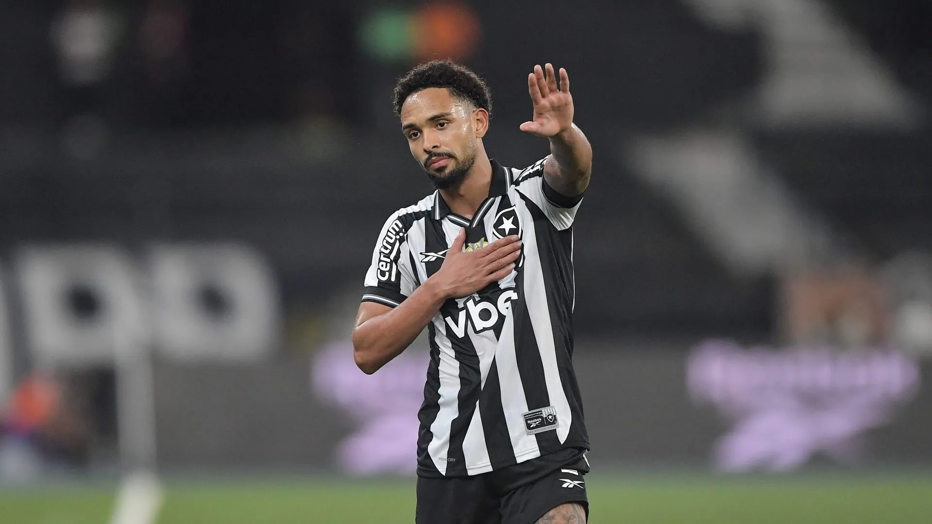 Atlético-MG quer Vitinho