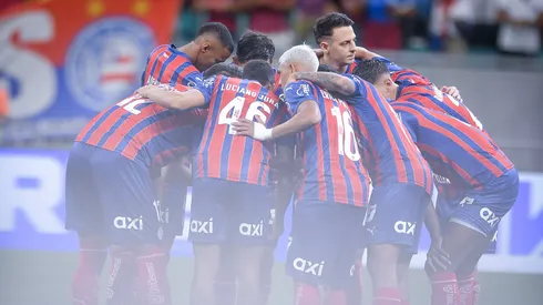 Jogadores do Bahia durante entrada em campo para partida contra o Sport no estadio Fonte Nova pelo campeonato Brasileiro A 2025. Foto: Jhony Pinho/AGIF