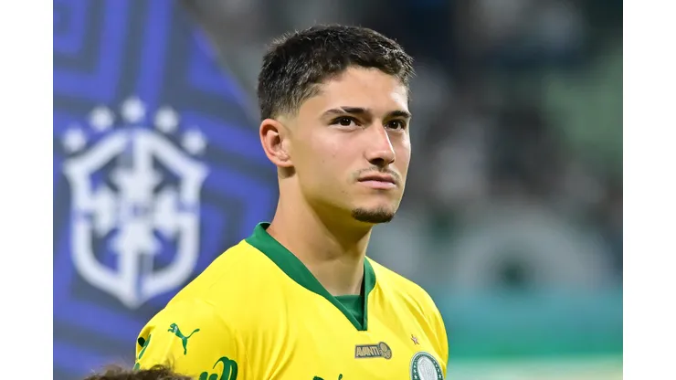 Emiliano Martinez jogador do Palmeiras durante partida contra o Fortaleza no estadio Arena Allianz Parque pelo campeonato Brasileiro A 2025. Foto: Jota Erre/AGIF