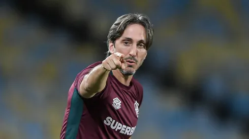Luis Zubeldía técnico do Fluminense durante partida contra o Internacional no estádio Maracanã pelo campeonato Brasileiro A 2025. Foto: Thiago Ribeiro/AGIF