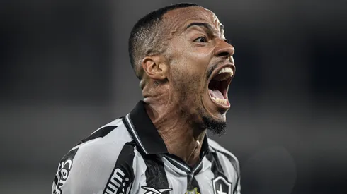 Marlon Freitas jogador do Botafogo durante partida contra o Atletico-MG no estadio Engenhao pelo campeonato Brasileiro A 2025. Foto: Thiago Ribeiro/AGIF