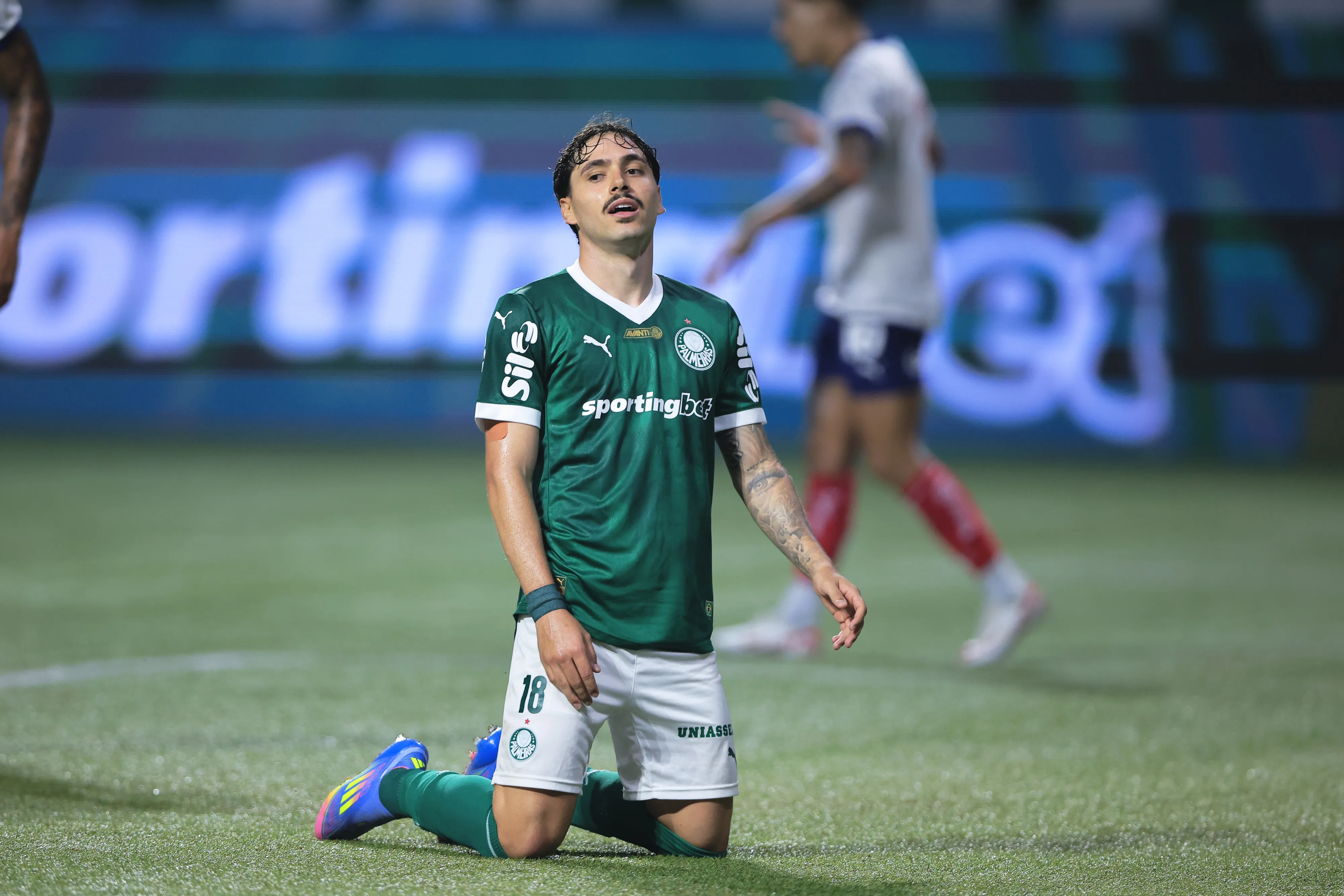 SP – SAO PAULO – 27/04/2025 – BRASILEIRO A 2025, PALMEIRAS X BAHIA – Mauricio jogador do Palmeiras lamenta durante partida contra o Bahia no estadio Arena Allianz Parque pelo campeonato Brasileiro A 2025. Foto: Ettore Chiereguini/AGIF