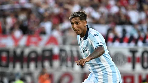Agustín Almendra, atuando no Racing-ARG