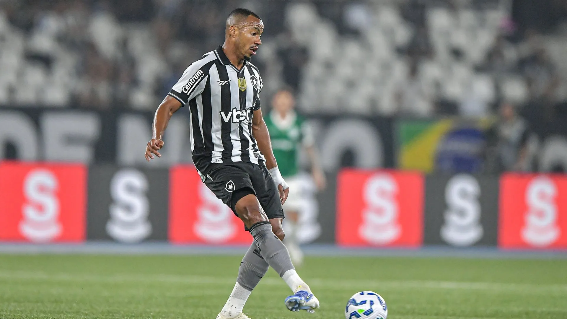 Botafogo encaminhou a saída de Marlon Freitas