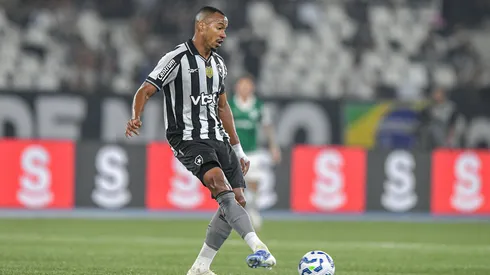 Botafogo encaminhou a saída de Marlon Freitas. Foto: Thiago Ribeiro/AGIF