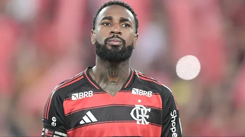 Gerson durante confronto entre Flamengo e Deportivo Táchira na Libertadores de 2025.
