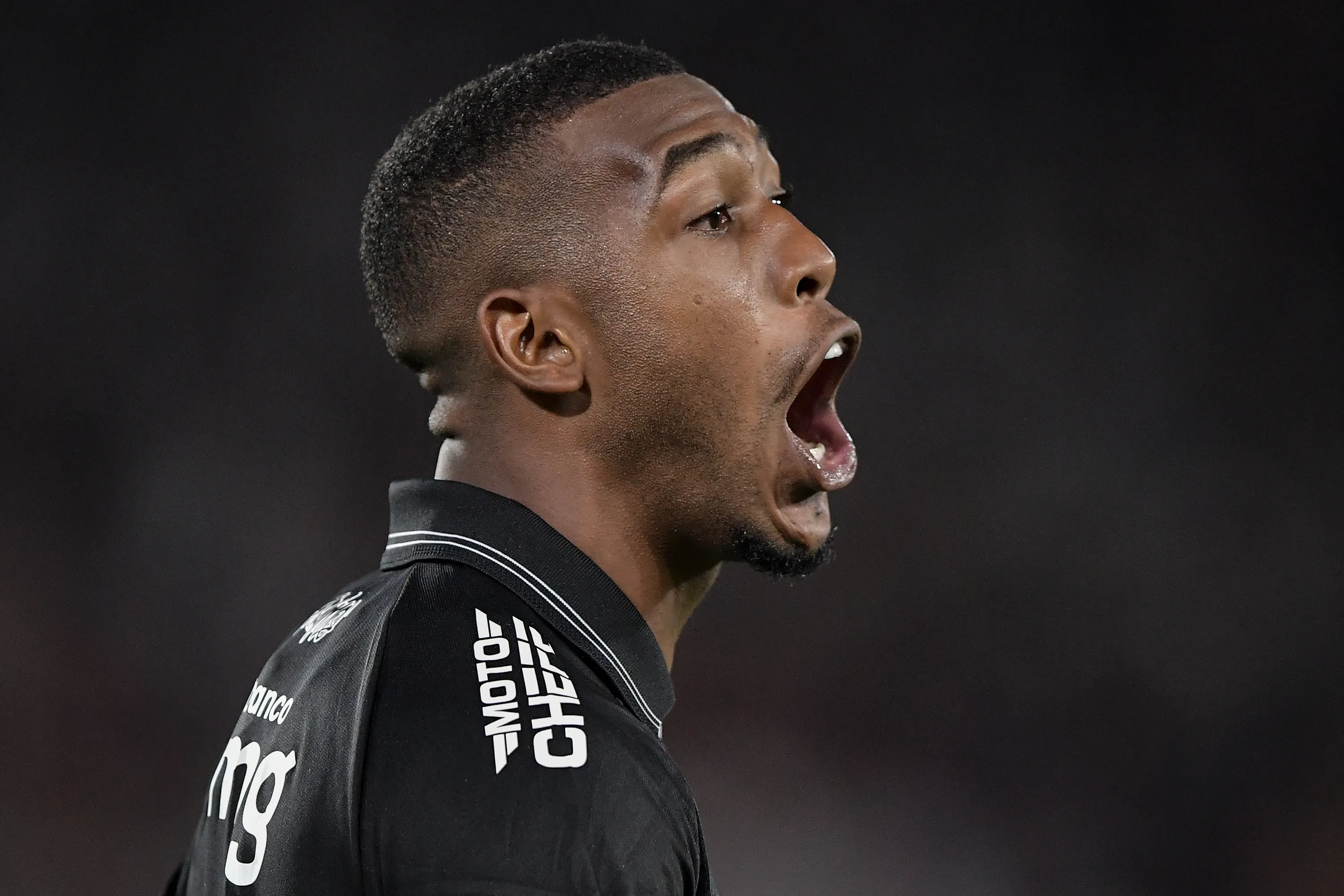 Rayan jogador do Vasco comemora vitoria ao final da partida contra o Fluminense no estadio Maracana pelo campeonato Copa Do Brasil 2025. Foto: Thiago Ribeiro/AGIF