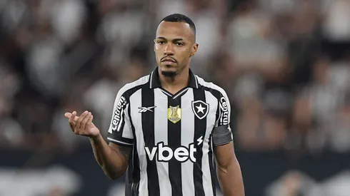 Marlon Freitas jogador do Botafogo durante partida contra o Vasco no estadio Engenhao pelo campeonato Copa Do Brasil 2025. Foto: Thiago Ribeiro/AGIF