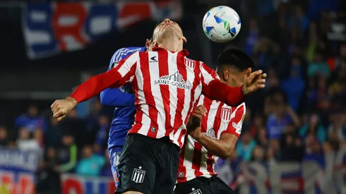 SANTIAGO, CHILE – MAY 7: Roman Gomez of Estudiantes heads the ball during CONMEBOL Copa Libertadores match between Universidad de Chile and Estudiantes at Estadio Nacional Julio Martinez Pradanos on May 7, 2025 in Santiago, Chile. (Photo by Marcelo Hernandez/Getty Images)