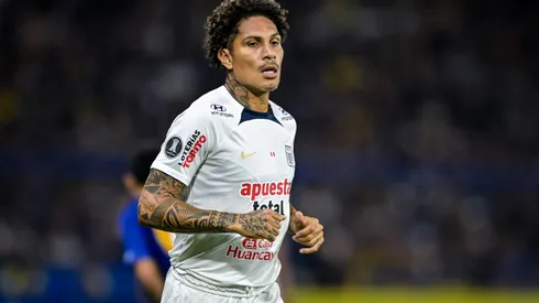 Paolo Guerrero of Alianza Lima looks on during a Copa CONMEBOL Libertadores 2025 match between Boca Juniors and Alianza Lima at Estadio Alberto J. Armando on February 25, 2025 in Buenos Aires, Argentina. (Photo by Marcelo Endelli/Getty Images)