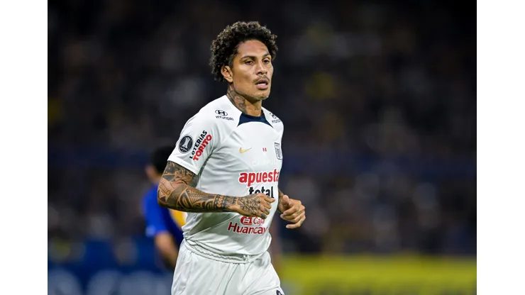 Paolo Guerrero of Alianza Lima looks on during a Copa CONMEBOL Libertadores 2025 match between Boca Juniors and Alianza Lima at Estadio Alberto J. Armando on February 25, 2025 in Buenos Aires, Argentina. (Photo by Marcelo Endelli/Getty Images)