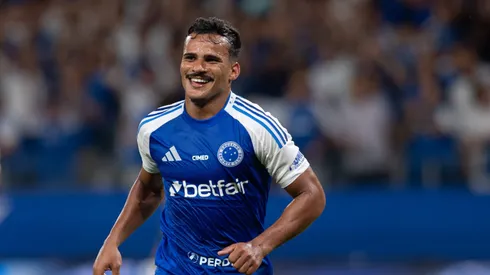 MG - BELO HORIZONTE - 21/09/2025 - BRASILEIRO A 2025, CRUZEIRO X BRAGANTINO - Kaiki Bruno jogador do Cruzeiro comemora seu gol durante partida contra o Bragantino no estadio Mineirao pelo campeonato Brasileiro A 2025. Foto: Alessandra Torres/AGIF