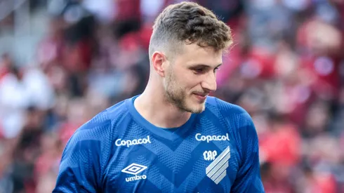 Bento durante confronto entre Athletico-PR e Internacional no Brasileirão de 2024.