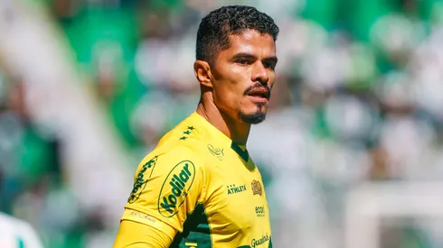 Lucas Ramon durante confronto entre Juventude e Mirassol no Brasileirão de 2025.