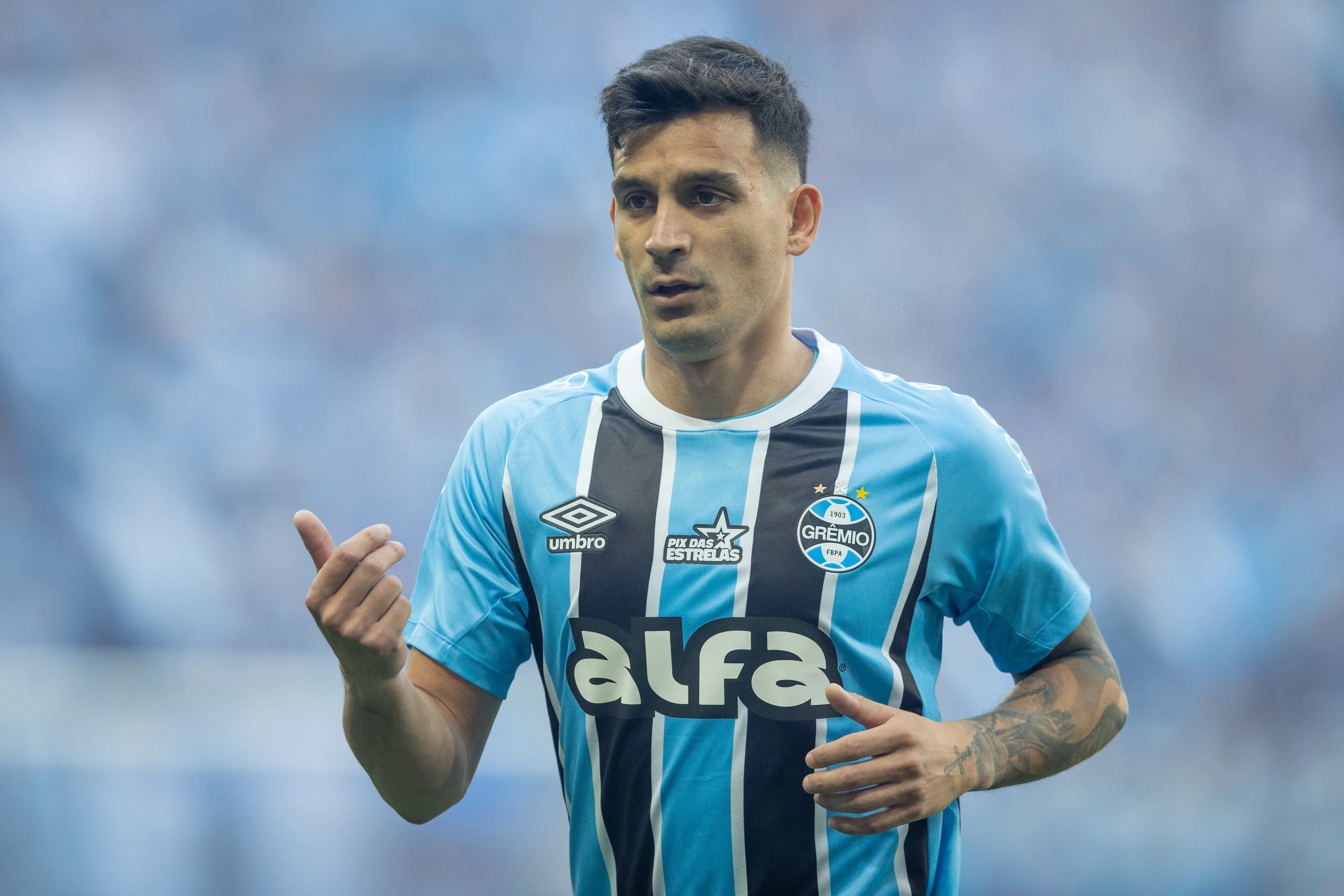 Franco Cristaldo jogador do Gremio durante partida contra o Mirassol no estadio Arena do Gremio pelo campeonato Brasileiro A 2025. Foto: Liamara Polli/AGIF
