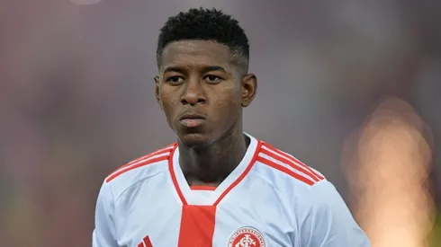 Vitão deixará o Internacional rumo ao Flamengo.