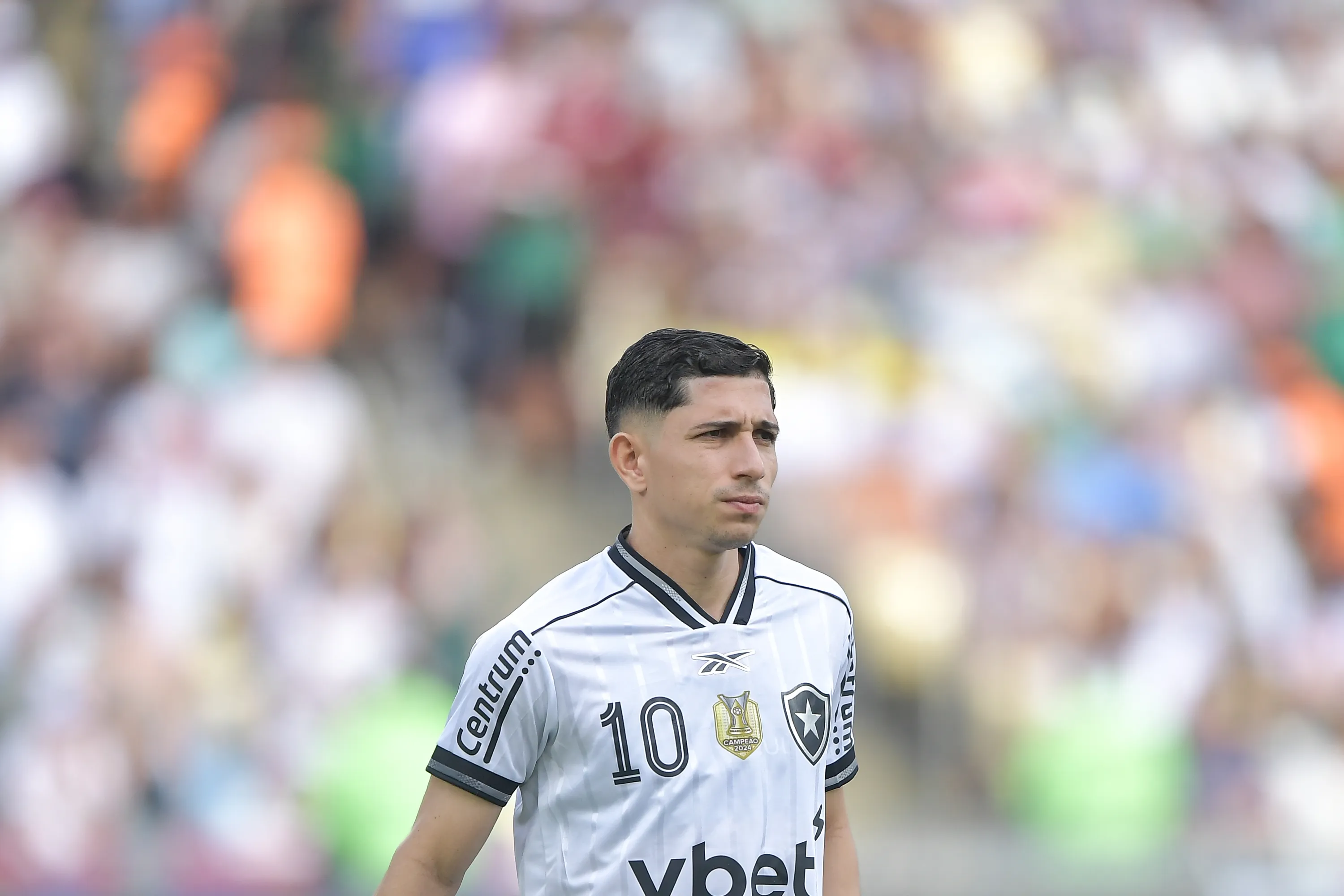 Savarino tem contrato com o Botafogo até 2028. Foto: Thiago Ribeiro/AGIF