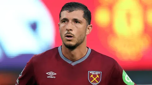 Guido Rodríguez, do West Ham United, em ação contra o Manchester United durante uma partida da Premier League Summer Series no MetLife Stadium em 26 de julho de 2025, em East Rutherford, Nova Jersey. (Foto de Vincent Carchietta/Getty Images)