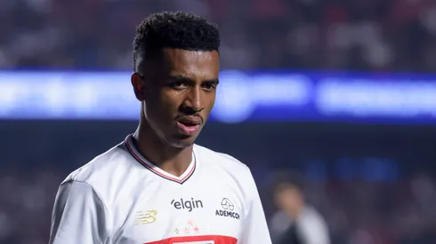SP - SAO PAULO - 19/07/2025 - BRASILEIRO A 2025, SAO PAULO X CORINTHIANS - Marcos Antonio jogador do Sao Paulo durante partida contra o Corinthians no estadio Morumbi pelo campeonato Brasileiro A 2025. Foto: Marcello Zambrana/AGIF