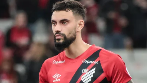 Mastriani durante confronto entre Athletico x Danubio na Sul-Americana de 2024. Foto: Robson Mafra/AGIF