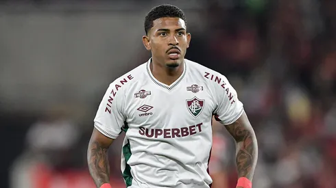 Coritiba sonda situação de John Kennedy, atacante do Fluminense