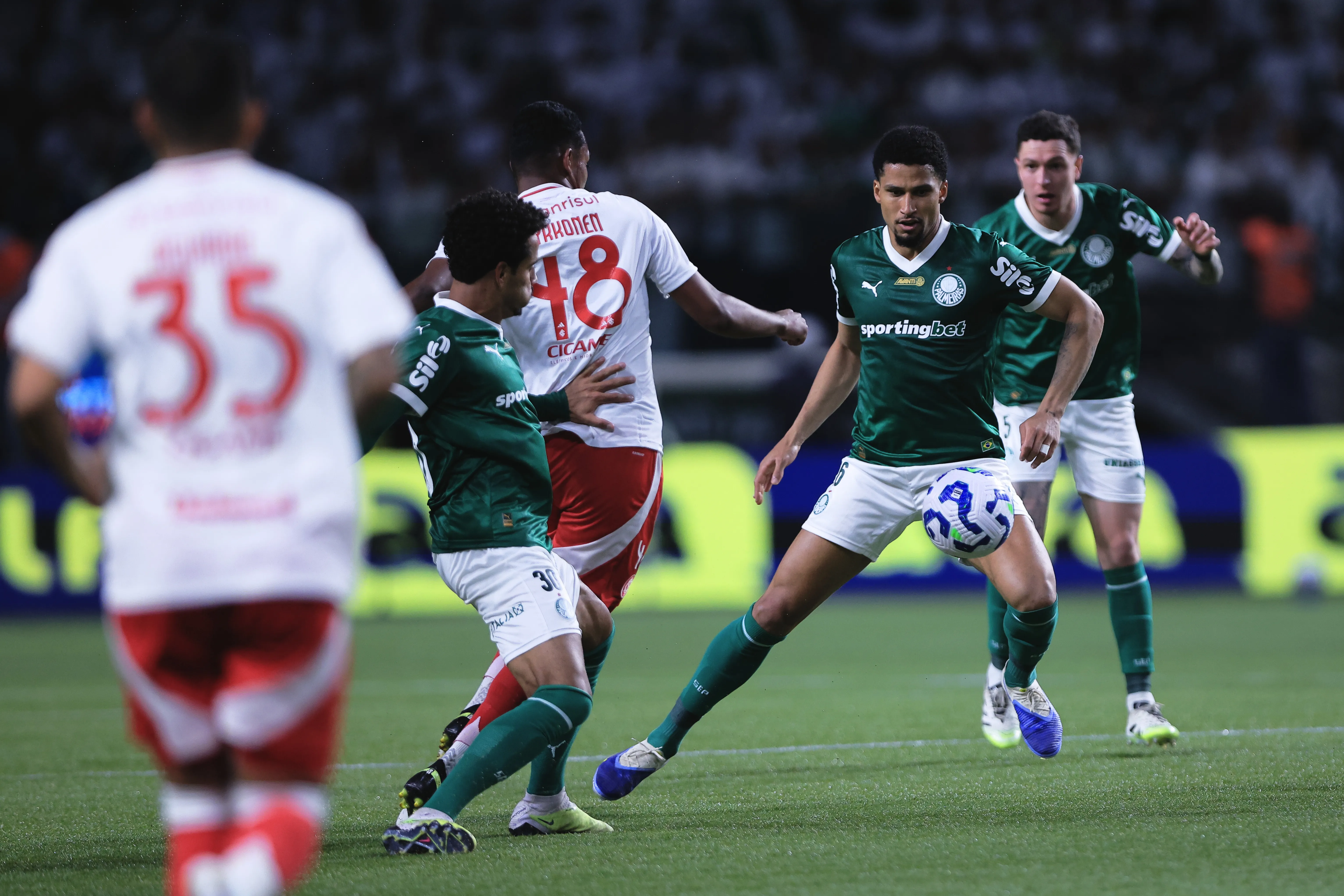 Raykkonen atuando em Palmeiras x Internacional – Foto: Ettore Chiereguini/AGIF
