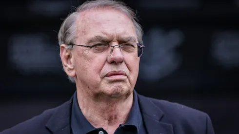 Osmar Stabile presidente do Corinthians durante aquecimento antes da partida contra o Ceara no estadio Arena Corinthians pelo campeonato Brasileiro A 2025. Foto: Fabio Giannelli/AGIF