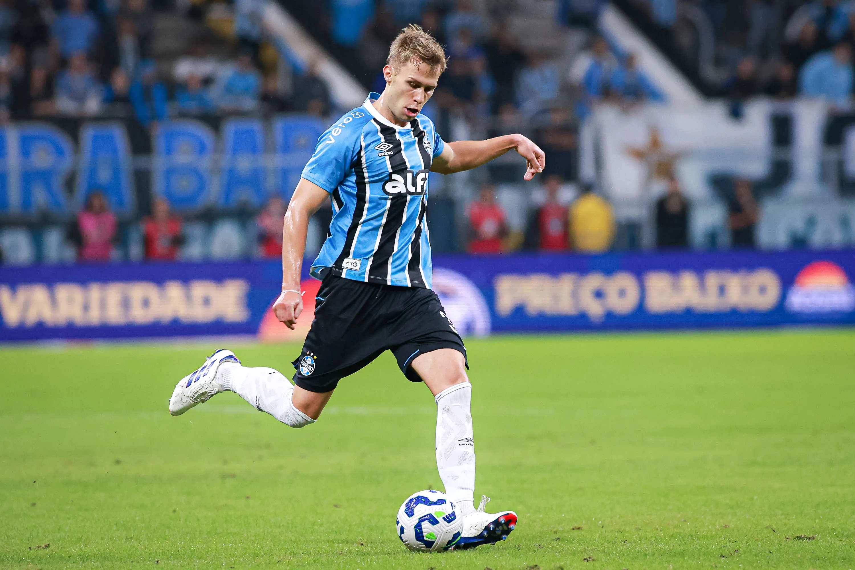 Ronald atuando pelo Grêmio. Foto: Maxi Franzoi/AGIF