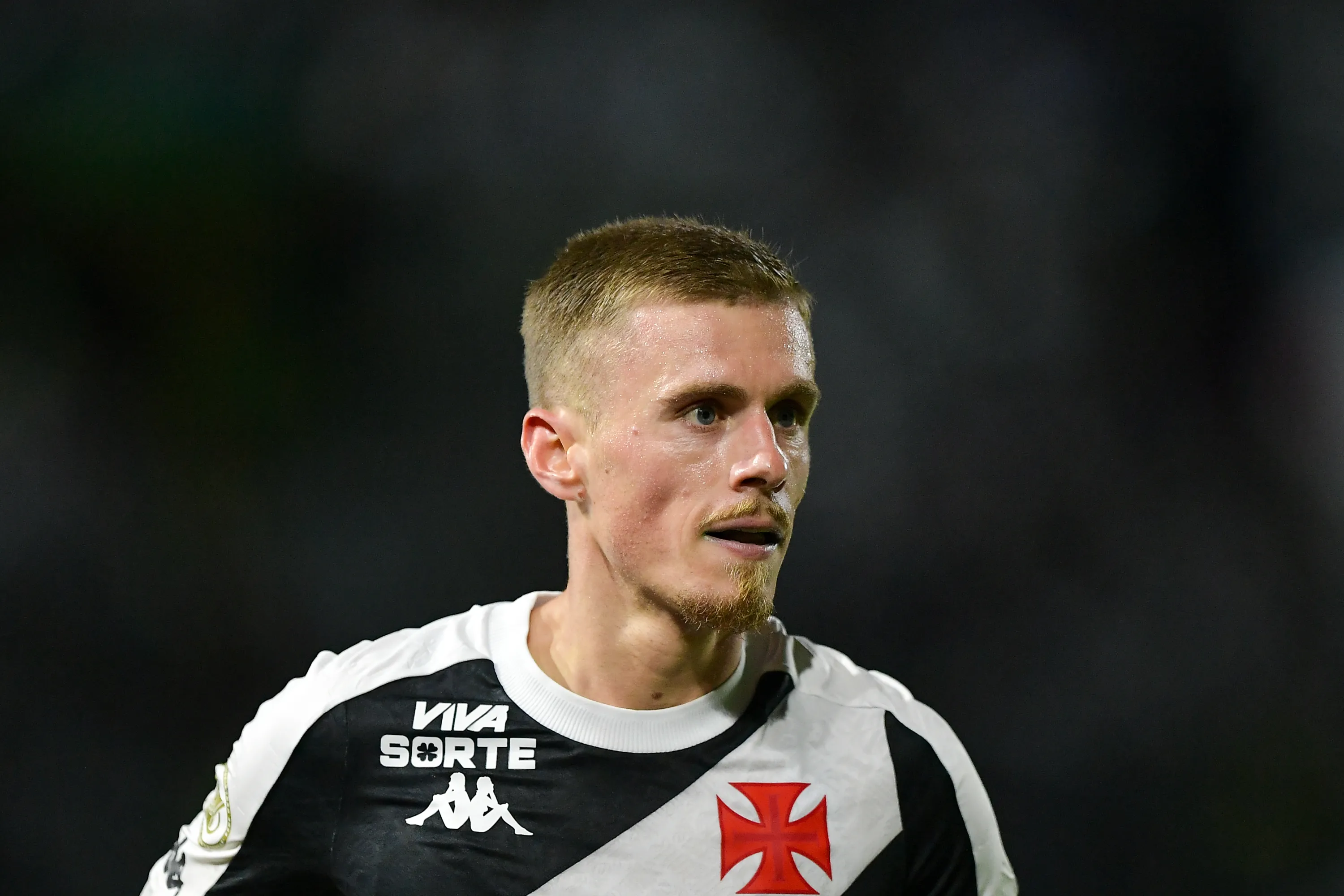 Maxime Dominguez jogador do Vasco durante partida contra o Juventude no estadio Sao Januario pelo campeonato Brasileiro A 2024. Foto: Thiago Ribeiro/AGIF