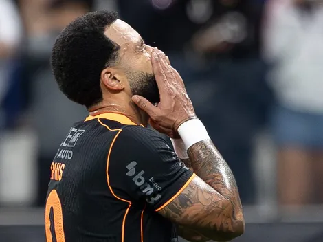 Torcedor do Palmeiras e Memphis, do Corinthians, rendem momento inusitado