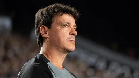 Fernando Diniz tecnico do Vasco durante partida contra o Internacional no estadio Sao Januario pelo campeonato Brasileiro A 2025. Foto: Jorge Rodrigues/AGIF