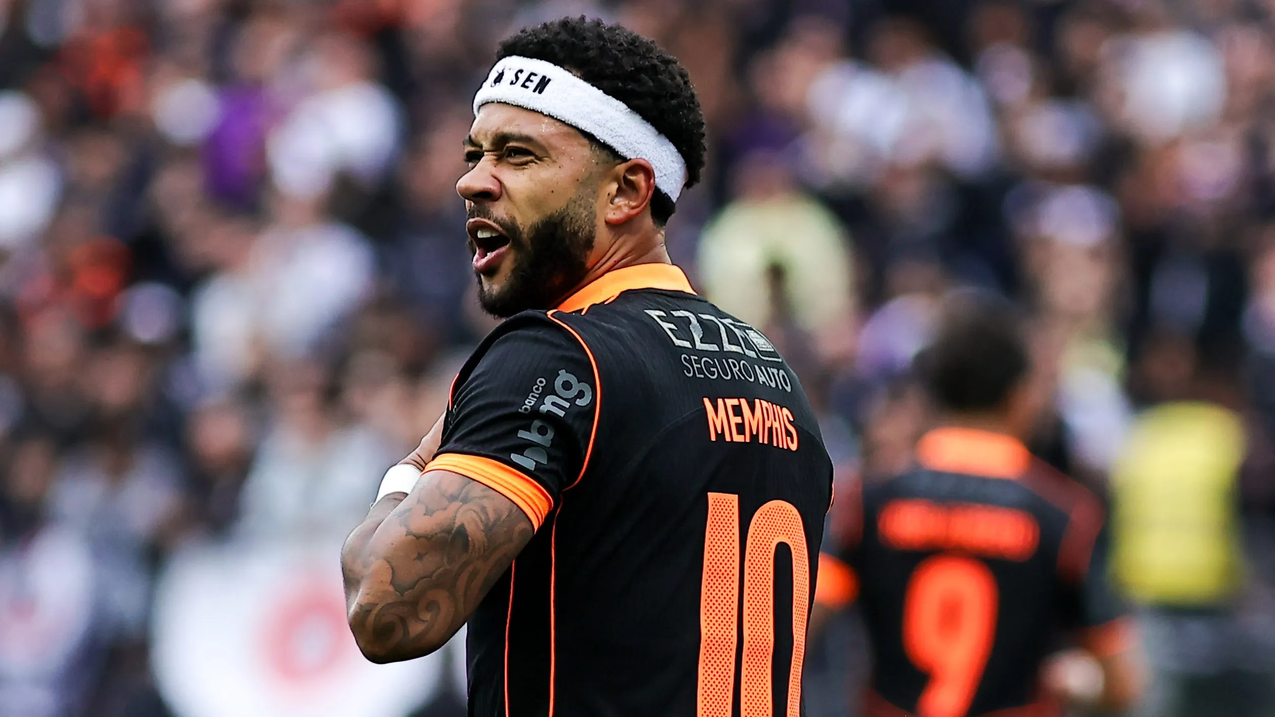 Memphis Depay em campo pelo Timão. Foto: Fabio Giannelli/AGIF