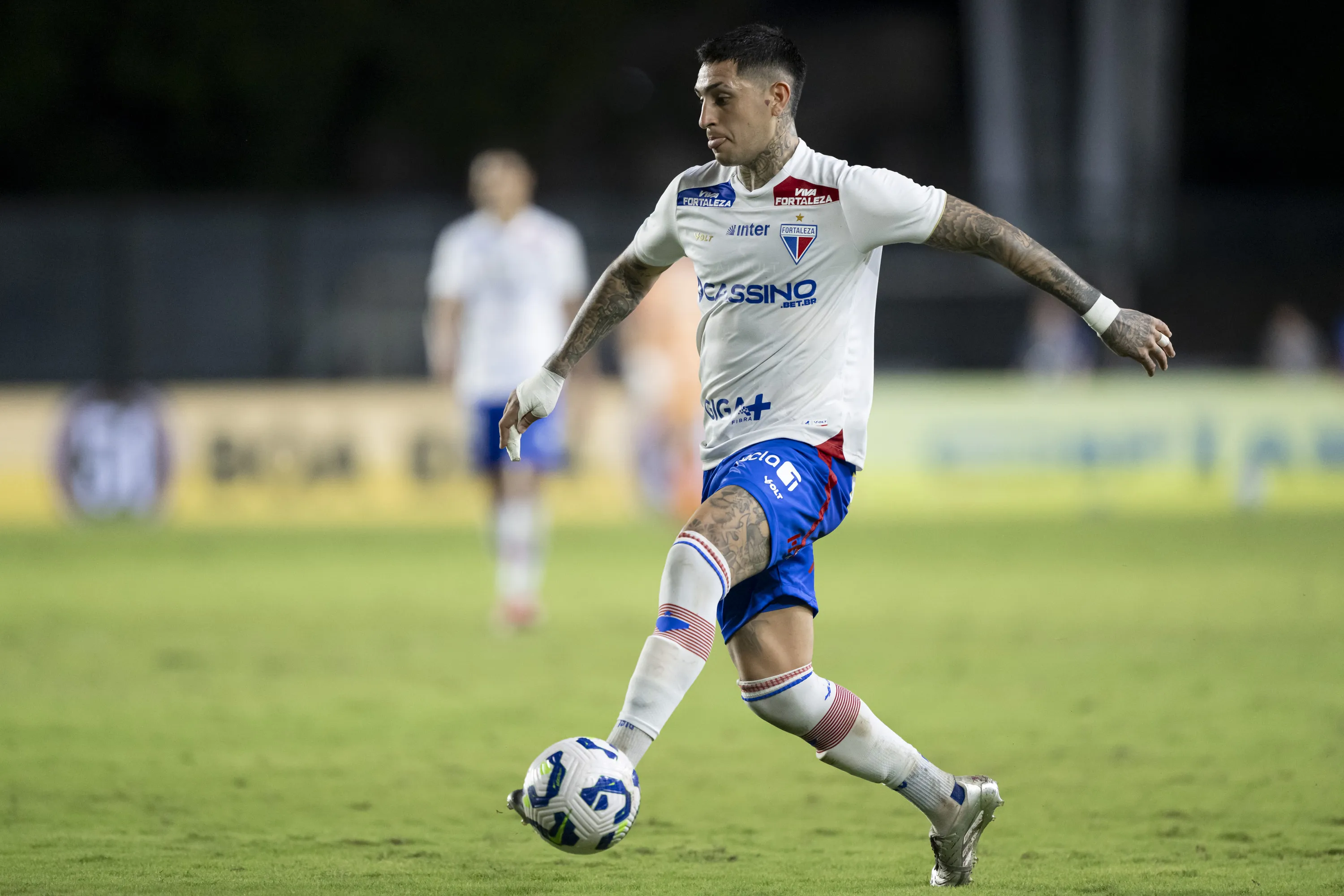 Gaston Avila jogador do Fortaleza durante partida contra o Vasco no estadio Sao Januario pelo campeonato Brasileiro A 2025. Foto: Jorge Rodrigues/AGIF
