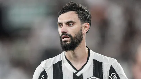 Mastriani durante confronto entre Botafogo x Fluminense na Série A de 2025.