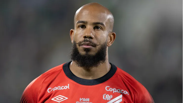 Patrick durante partida entre Chapecoense e Athletico-PR na Série B de 2025.