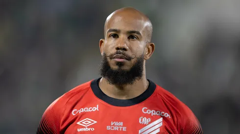 Patrick jogador do Athletico-PR durante partida contra o Chapecoense no estadio Arena Conda pelo campeonato Brasileiro B 2025. Foto: Liamara Polli/AGIF