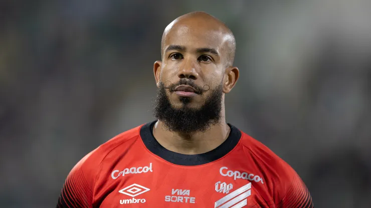 Patrick jogador do Athletico-PR durante partida contra o Chapecoense no estadio Arena Conda pelo campeonato Brasileiro B 2025. Foto: Liamara Polli/AGIF