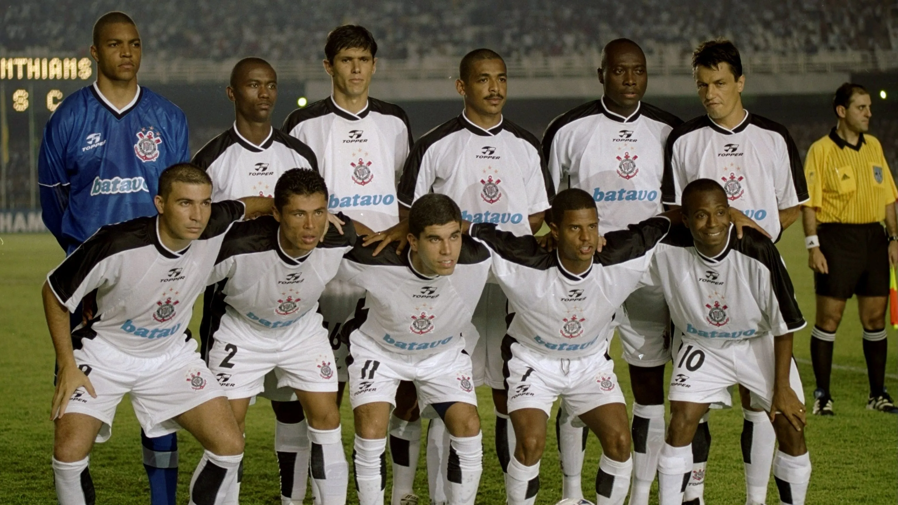 Elenco do Corinthians no Mundial de 2000. Foto: Tom Shaw /Allsport