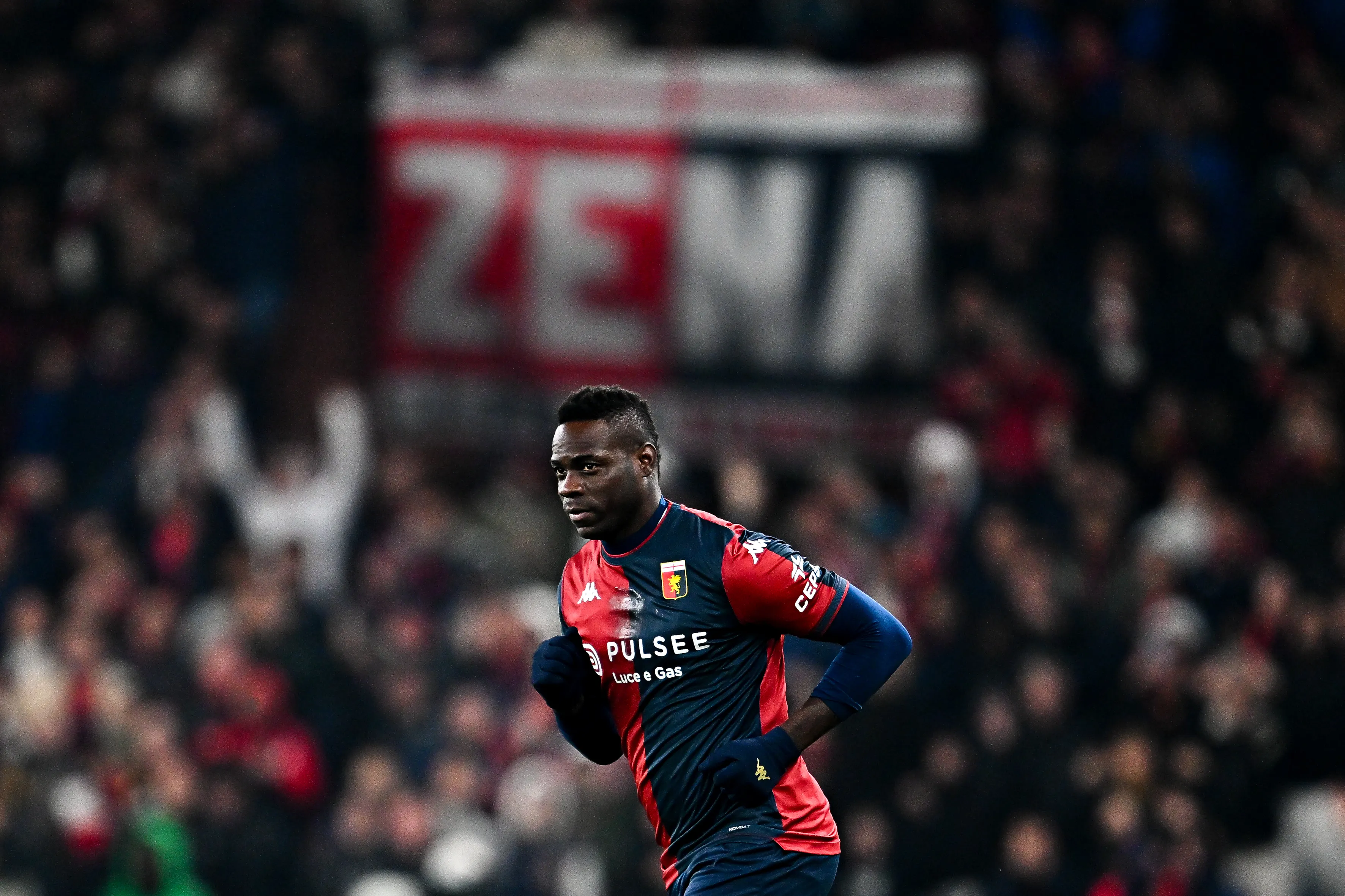 Balotelli estava no Genoa, da Itália..Foto:Simone Arveda/Getty Images