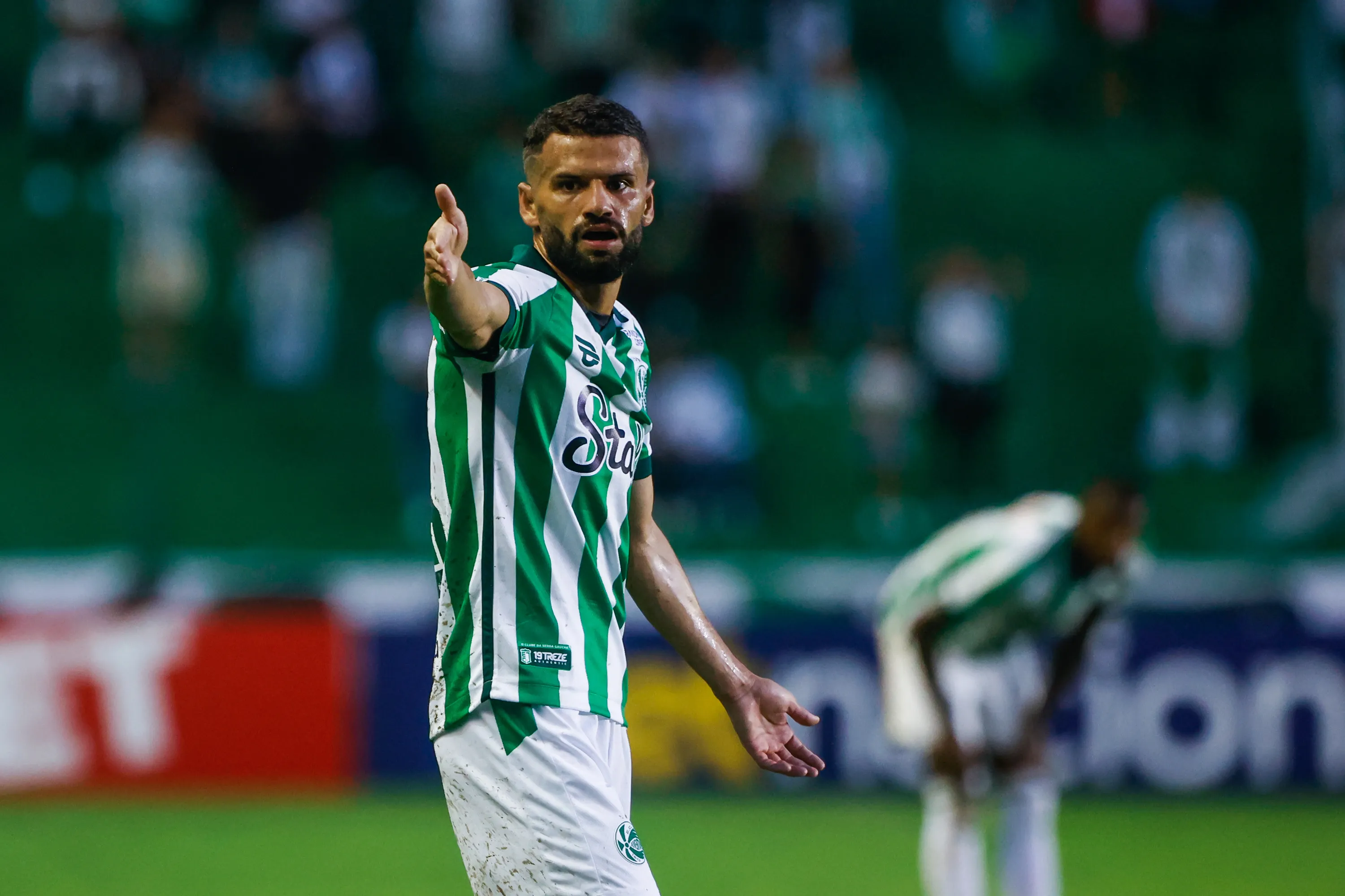 Jadson jogador do Juventude durante partida contra o Guarany de Bage no estadio Alfredo Jaconi pelo campeonato Gaucho 2025. Foto: Luiz Erbes/AGIF
