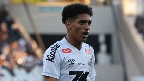Souza of Santos celebrates the penalty kick during the match between Botafogo and Santos as part of Brasileirao 2025 at Estadio Olimpico Nilton Santos on October 26, 2025 in Rio de Janeiro, Brazil. (Photo by Wagner Meier/Getty Images)