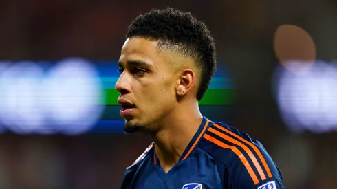 Brenner, camisa 8 do FC Cincinnati, reage após uma marcação durante a partida contra o Columbus Crew, válida pelos Playoffs da MLS, no TQL Stadium, em Cincinnati, Ohio, em 8 de novembro de 2025. (Foto de Chris Carter/Getty Images)