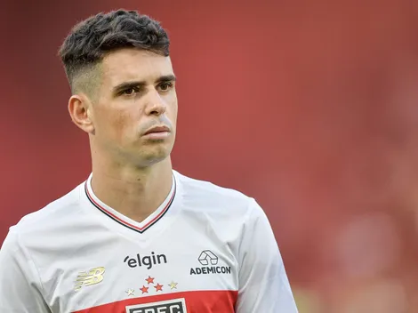 Dívida por luvas e salários trava rescisão contratual de Oscar com o São Paulo