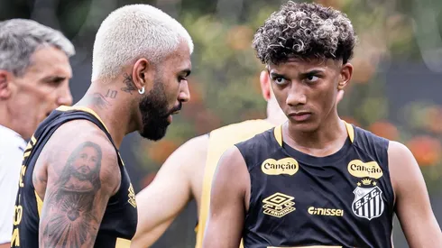 Robinho Jr e Gabigol durante treino no CT Rei Pelé. Foto: Raul Baretta/ Santos FC