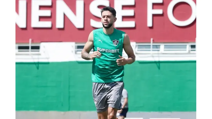 Jemmes, único reforço anunciado, inicia os trabalhos no Fluminense