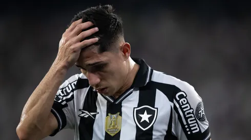 Savarino jogador do Botafogo lamenta durante partida contra o Atletico-MG no estadio Engenhao pelo campeonato Brasileiro A 2025. Foto: Jorge Rodrigues/AGIF