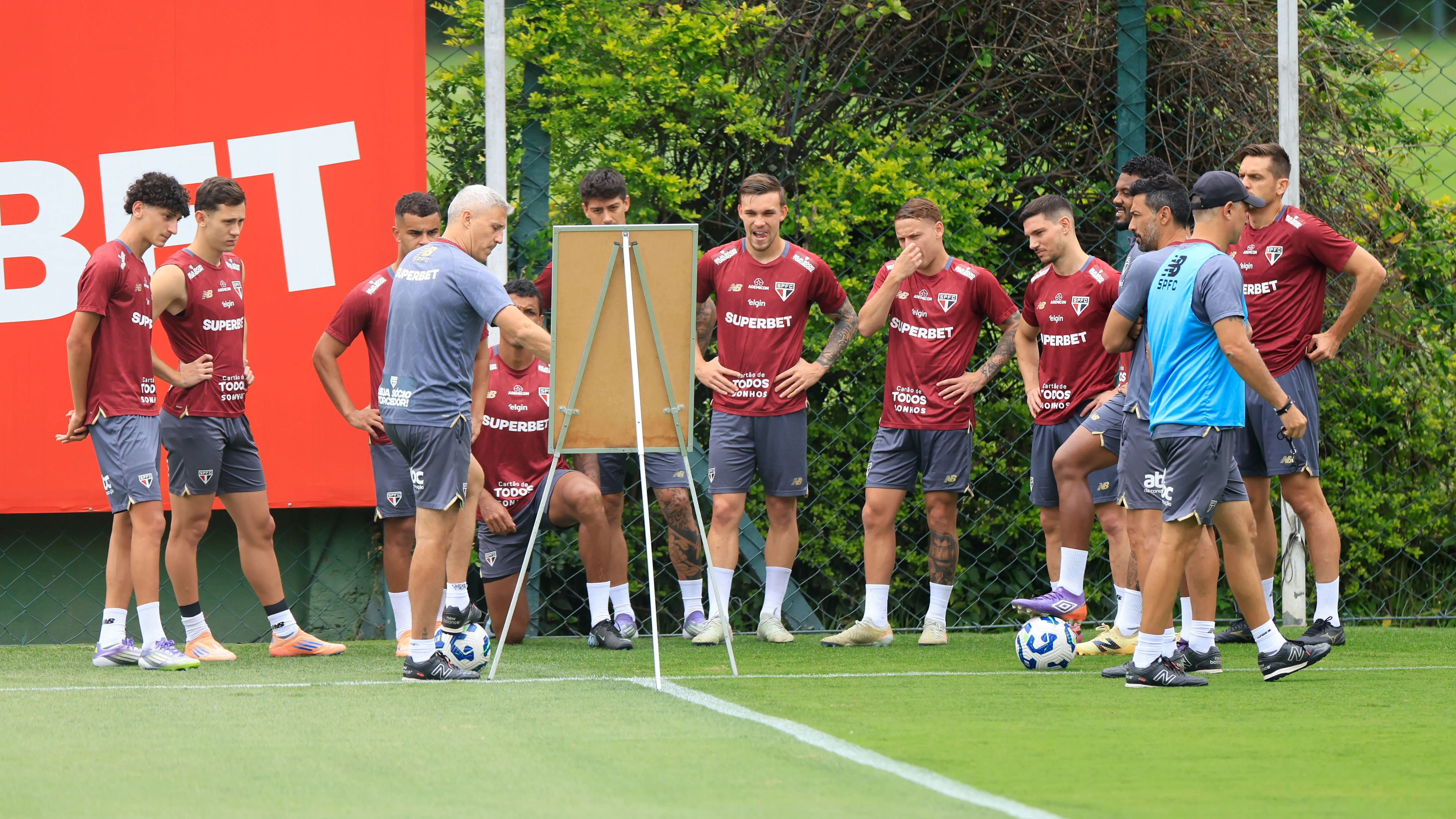 Elenco do São Paulo. Foto: Marcello Zambrana/AGIF
