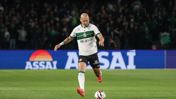 Maicon, zagueiro do Coritiba. Foto: Robson Mafra/AGIF